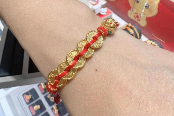 94年属狗适合长期佩戴什么_属狗最建议戴的三个手串