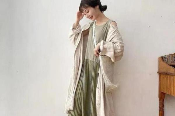 2025年4月14日穿衣颜色每日五行搭配