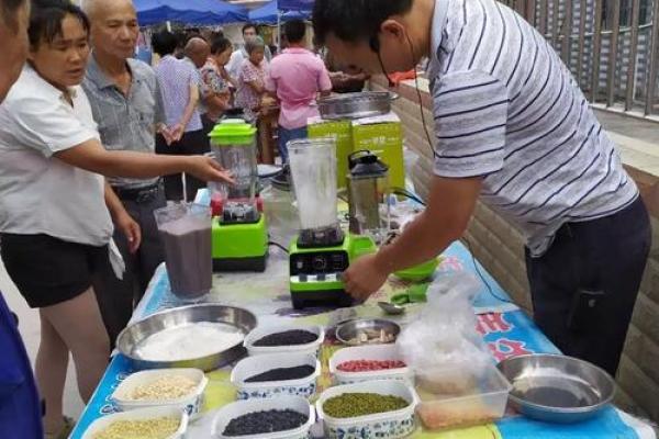 仔公鸡江油街头“抽签算命”？知情人士：骗人把戏不要信