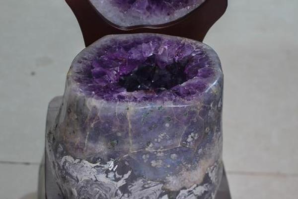 紫水晶洞摆件水晶洞风水作用