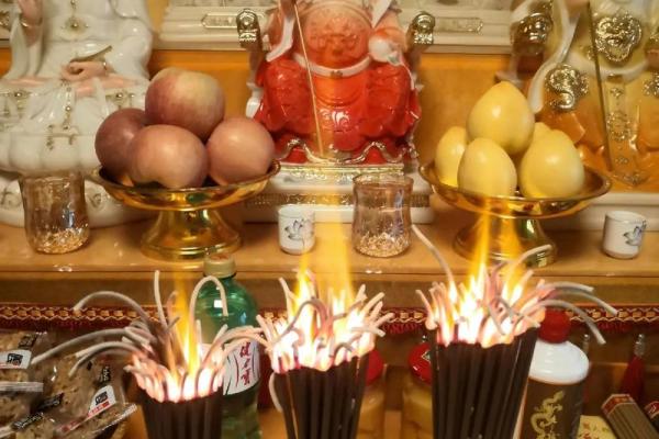 三月初三是王母娘娘的生日观音菩萨的生日吗