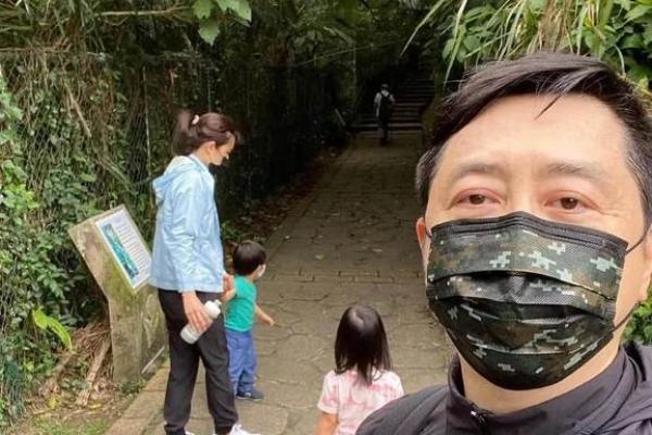 庾澄庆八字被杨森批评,引发网友热议 庾澄庆八字被杨森批评,引发网友热议