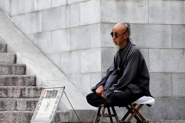 网上比较靠谱的算命大师,网上算命比较准的大师免费的 网上比较靠谱的算命大师,网上算命比较准的大师免费的