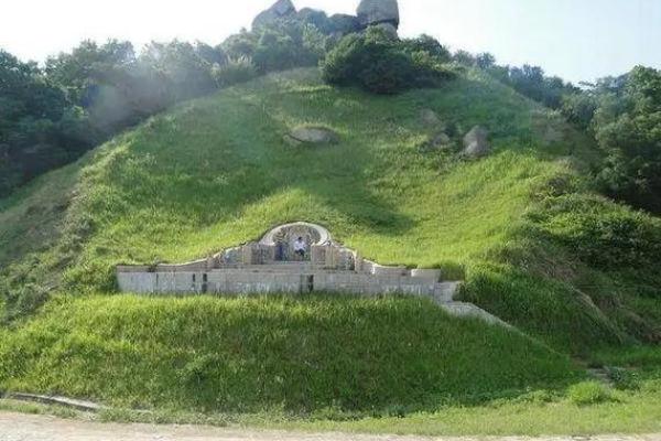 坟墓风水正前方不可以有什么? 坟墓风水正前方不可以有什么?