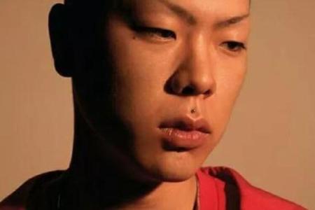 详解：倒八字眉的男人面相