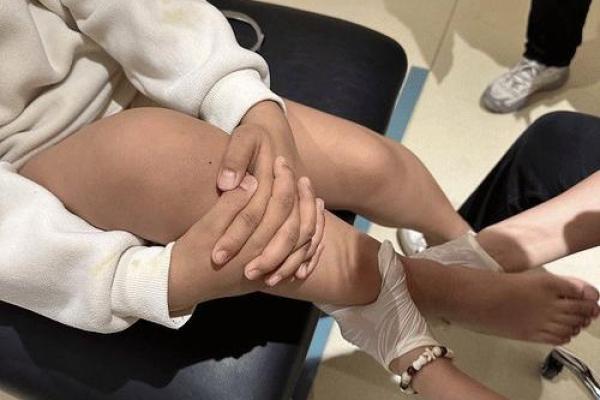 内八字男生 内八字男生